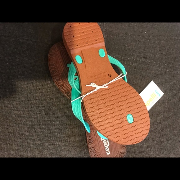 Capellini fashion  butterfly rhinestone flip flops - Picture 2 of 4